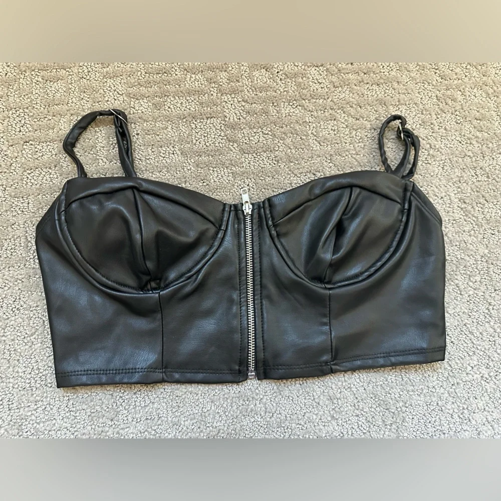 Haute Monde Black Faux Leather Bustier Crop Top Corset Zip Front Size M